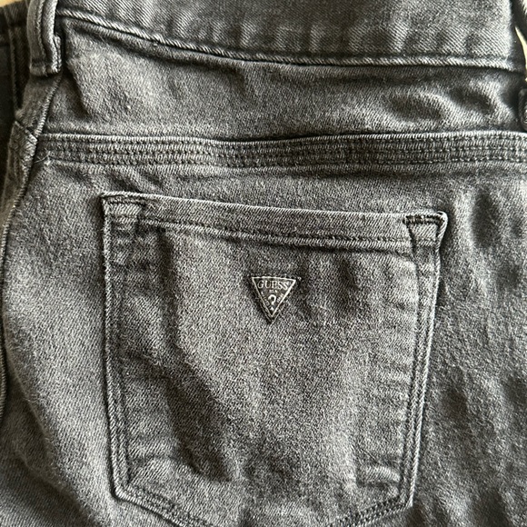Guess Black Denim | size 27 | Preowned - Picture 4 of 6